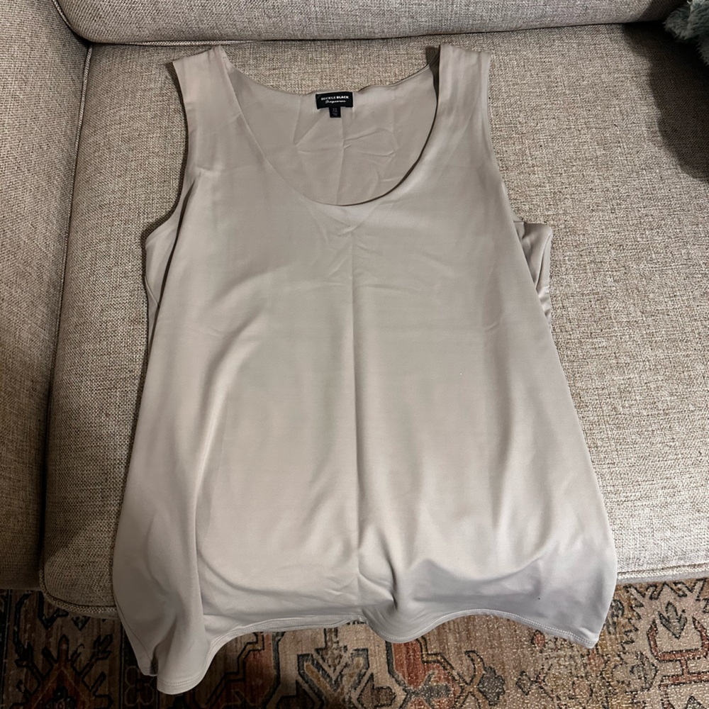 Buckle Tank Top - Picture 3 of 6